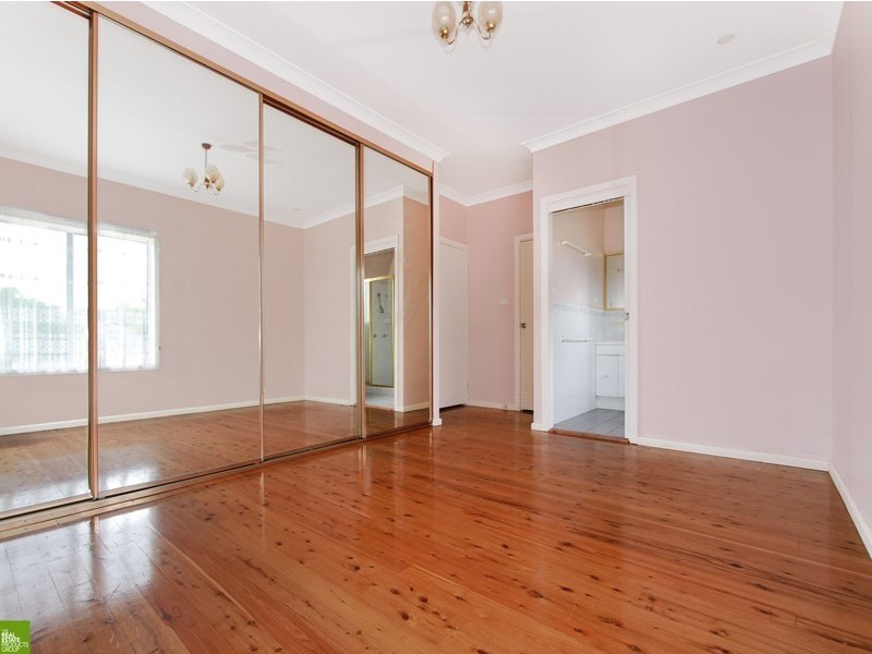 16 Nioka Avenue, Keiraville NSW 2500