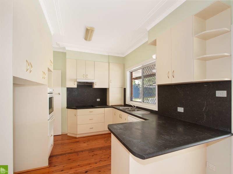 16 Nioka Avenue, Keiraville NSW 2500