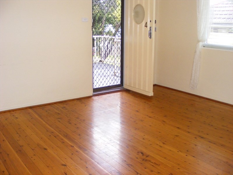 4/30 Rowland Avenue, Wollongong NSW 2500