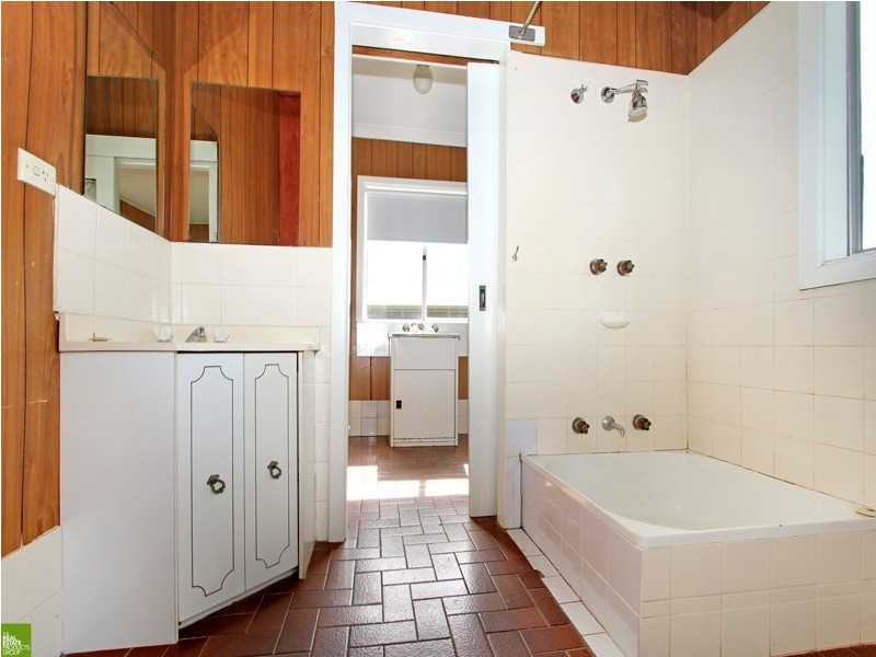 118 Ocean Street, Mount Saint Thomas NSW 2500