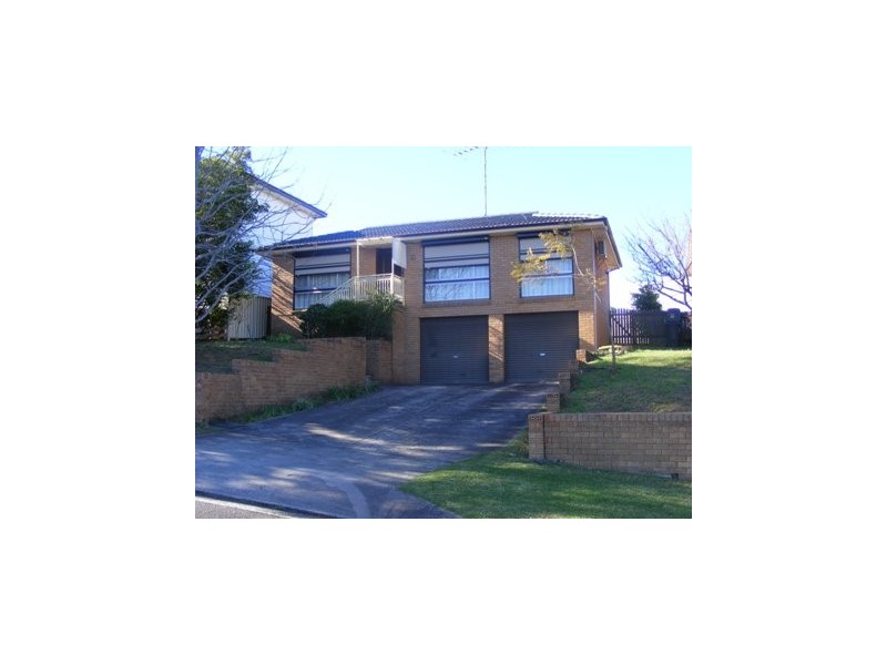 11 Adams Avenue, Unanderra NSW 2526