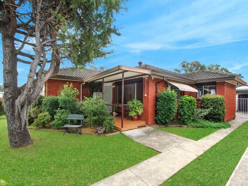 52 Deakin Street, Oak Flats NSW 2529