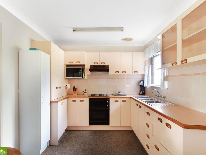 52 Deakin Street, Oak Flats NSW 2529