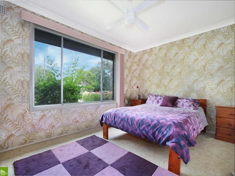 52 Deakin Street, Oak Flats NSW 2529