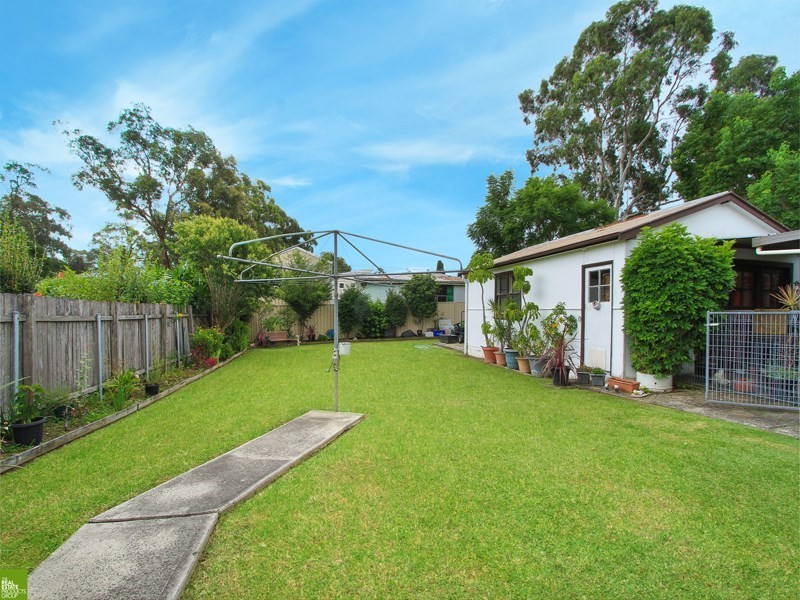 52 Deakin Street, Oak Flats NSW 2529