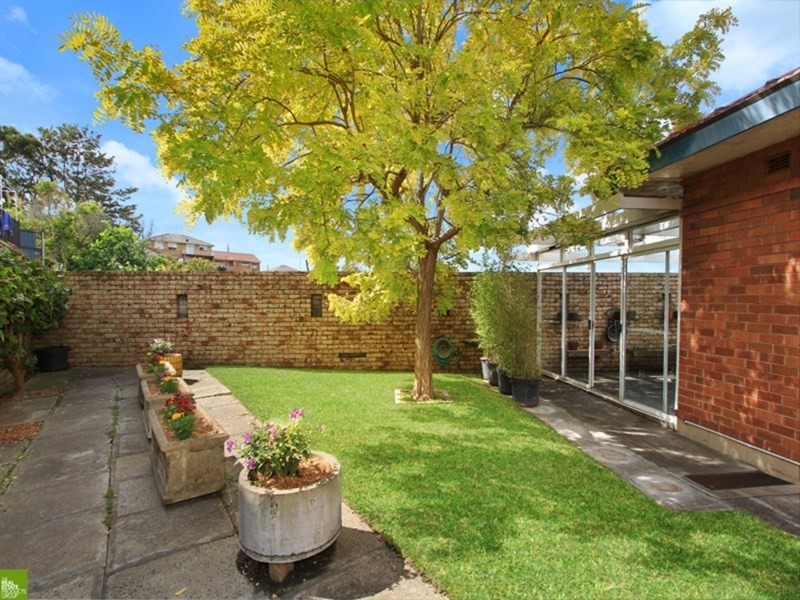 36 Gloria Crescent, Lake Heights NSW 2502
