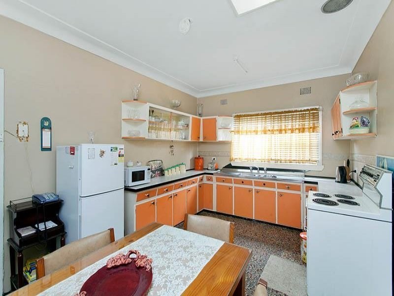 16 Cassell Avenue, Towradgi NSW 2518