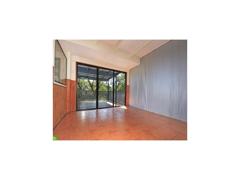 4 Telopea Place, Cordeaux Heights NSW 2526