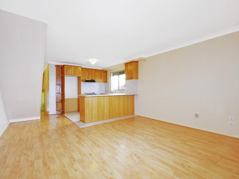 2/16 Robinson Street, Wollongong NSW 2500