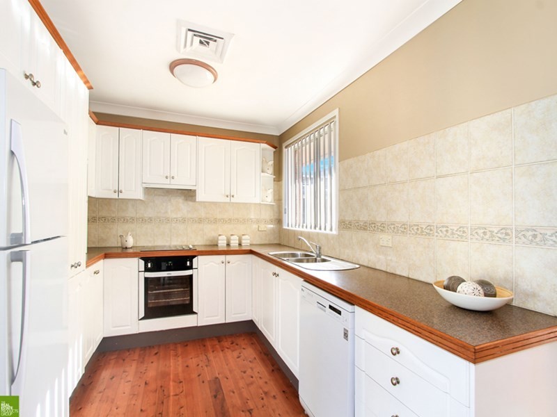 19 Hopetoun Street, Oak Flats NSW 2529