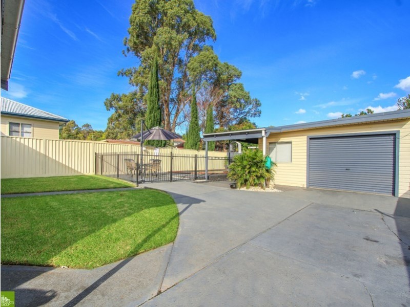 19 Hopetoun Street, Oak Flats NSW 2529