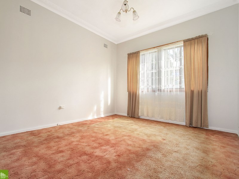 83 Denise Street, Lake Heights NSW 2502