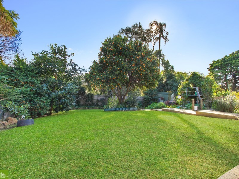 12 Hassan Street, Lake Heights NSW 2502