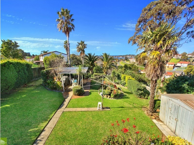 81 Weringa Avenue, Lake Heights NSW 2502