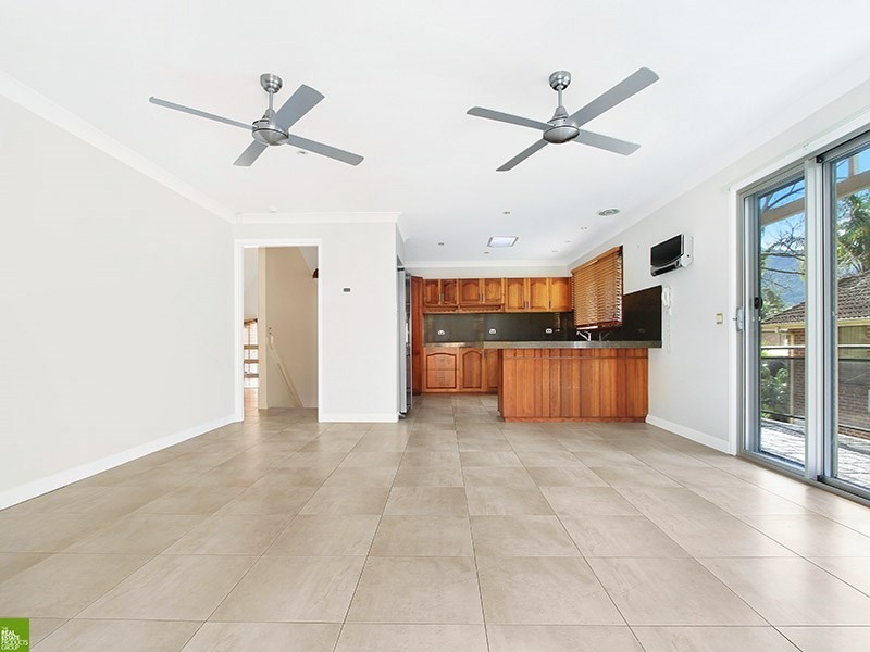 43 The Parkway, Balgownie NSW 2519