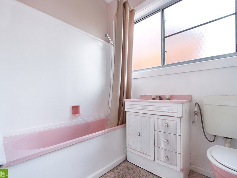 288 Flagstaff Road, Lake Heights NSW 2502