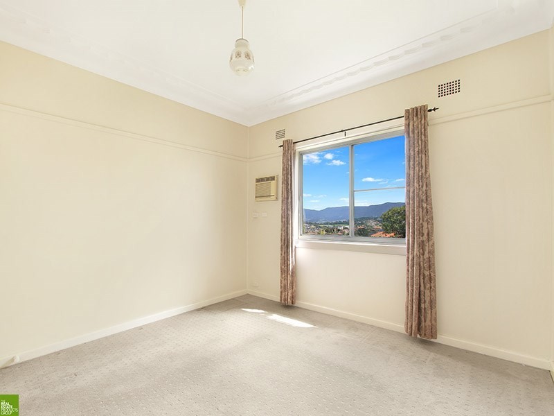 288 Flagstaff Road, Lake Heights NSW 2502