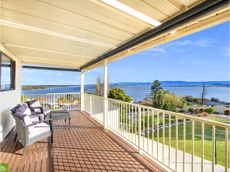 22 St Cloud Crescent, Lake Heights NSW 2502