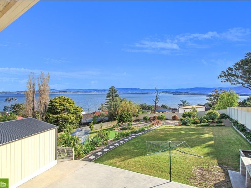 22 St Cloud Crescent, Lake Heights NSW 2502