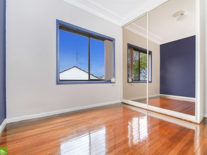81 Weringa Avenue, Lake Heights NSW 2502