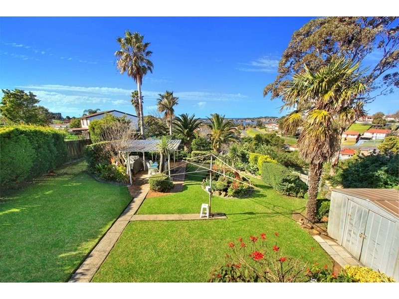 81 Weringa Avenue, Lake Heights NSW 2502