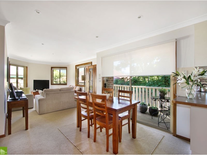 2/11 Dempster Street, West Wollongong NSW 2500