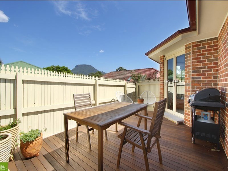 2/11 Dempster Street, West Wollongong NSW 2500