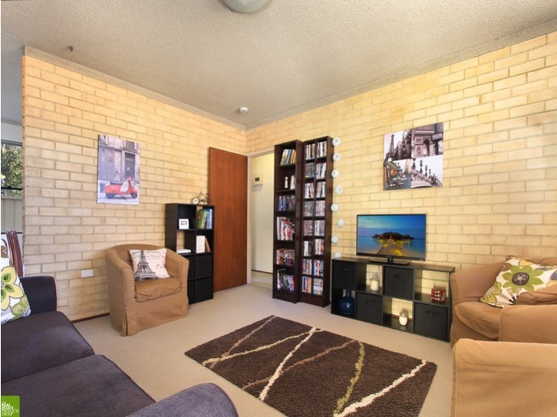 1/42 Rowland Avenue, Wollongong NSW 2500