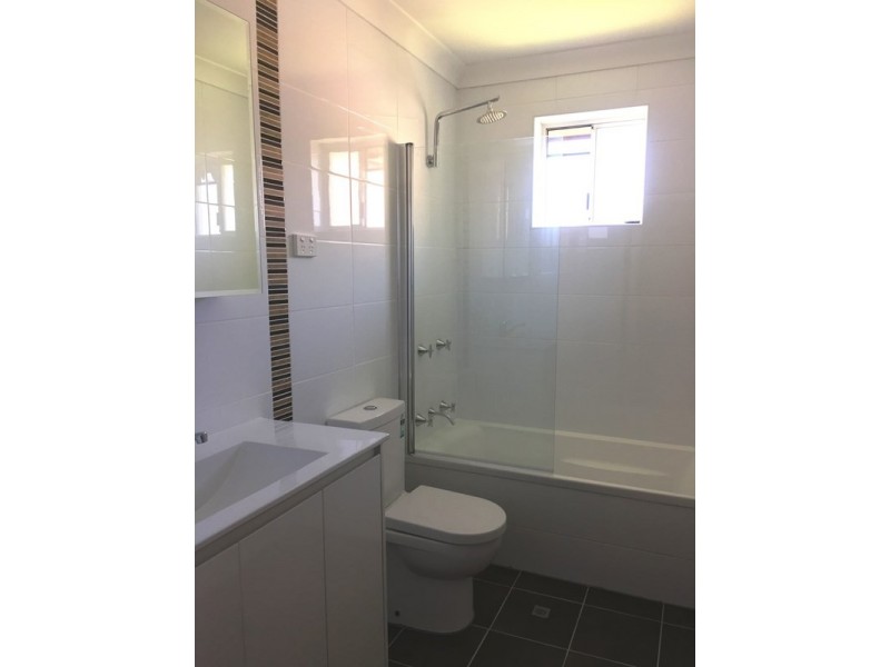 2/5 Louis Street, Corrimal NSW 2518