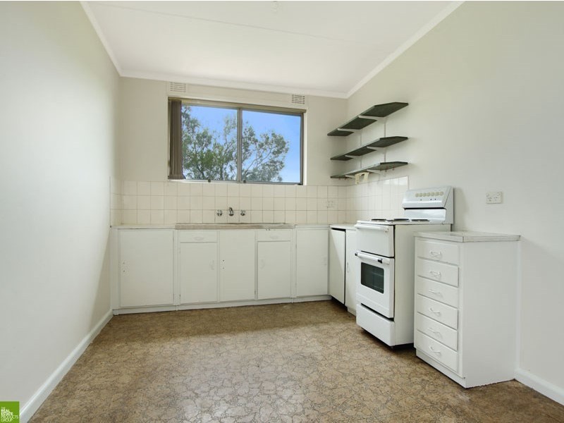 11 Lake Entrance Road, Warilla NSW 2528