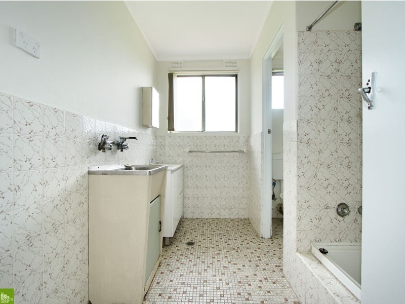 11 Lake Entrance Road, Warilla NSW 2528