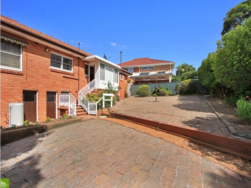 9 Booyong Street, West Wollongong NSW 2500
