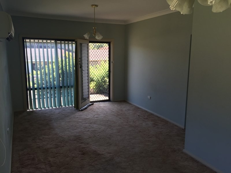 27 London Drive, West Wollongong NSW 2500