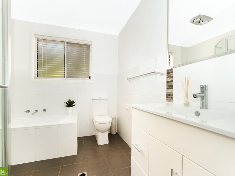 31 Pennant Crescent, Berkeley NSW 2506