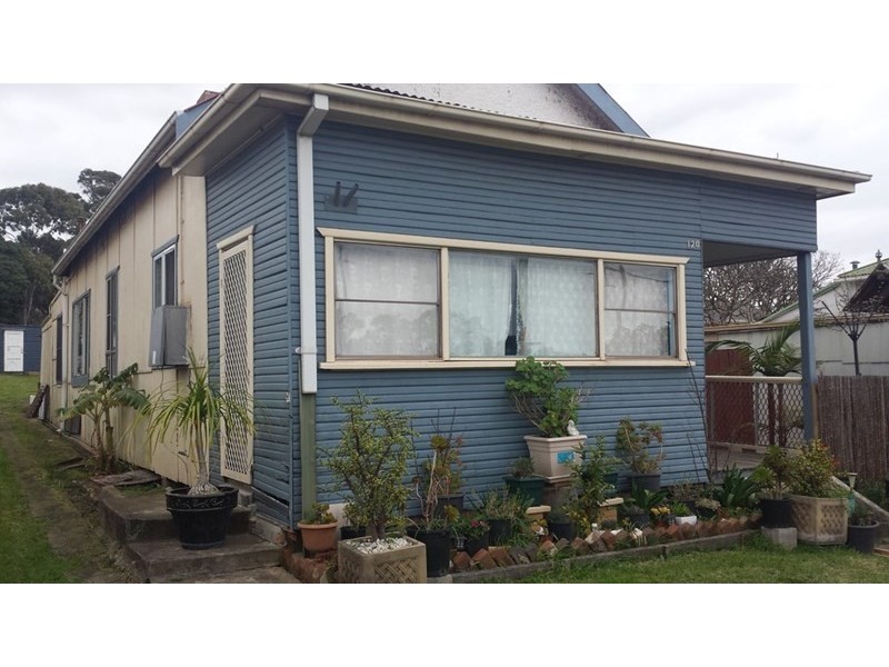 120 Gladstone Avenue, Coniston NSW 2500