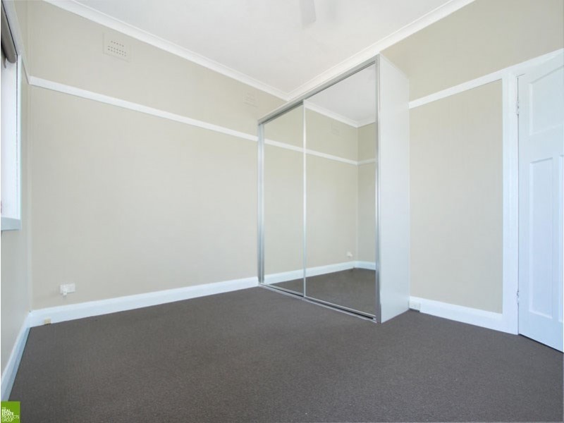 8 Second Avenue, Warrawong NSW 2502