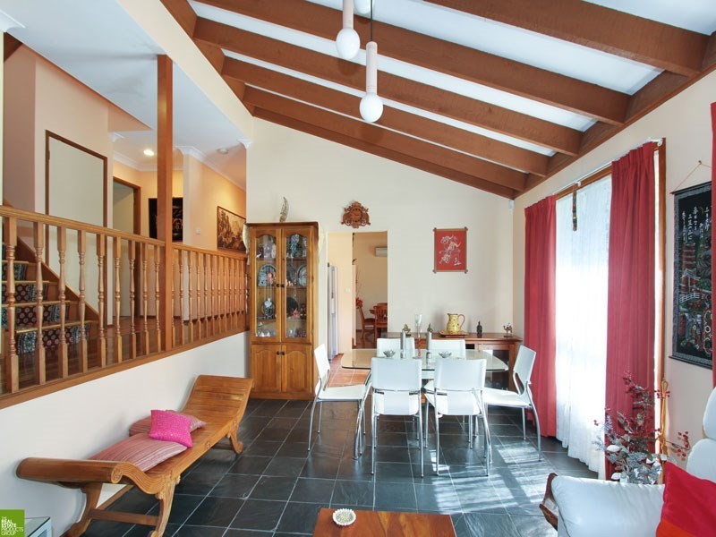 1 Sheringa Grove, Cordeaux Heights NSW 2526