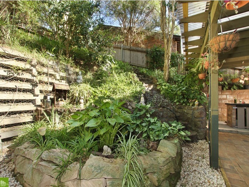 1 Sheringa Grove, Cordeaux Heights NSW 2526