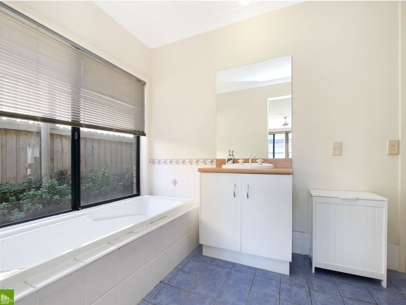 8 Karara Avenue, Horsley NSW 2530
