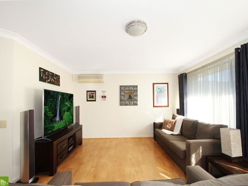 8 Karara Avenue, Horsley NSW 2530