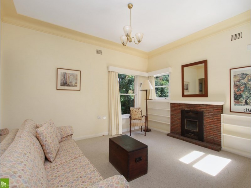 52 Woodlawn Avenue, Mangerton NSW 2500