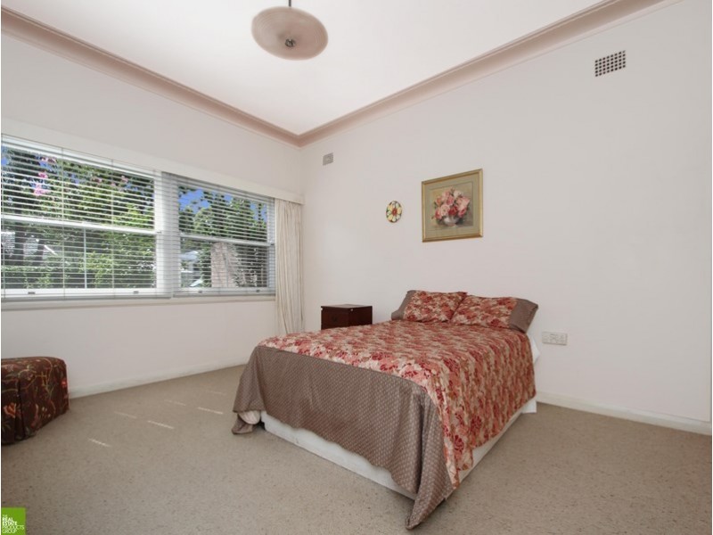 52 Woodlawn Avenue, Mangerton NSW 2500