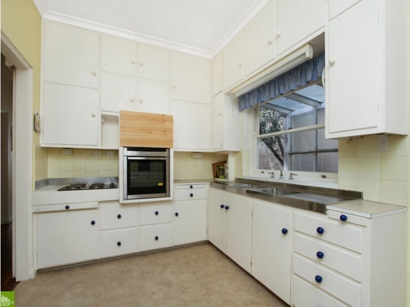 52 Woodlawn Avenue, Mangerton NSW 2500