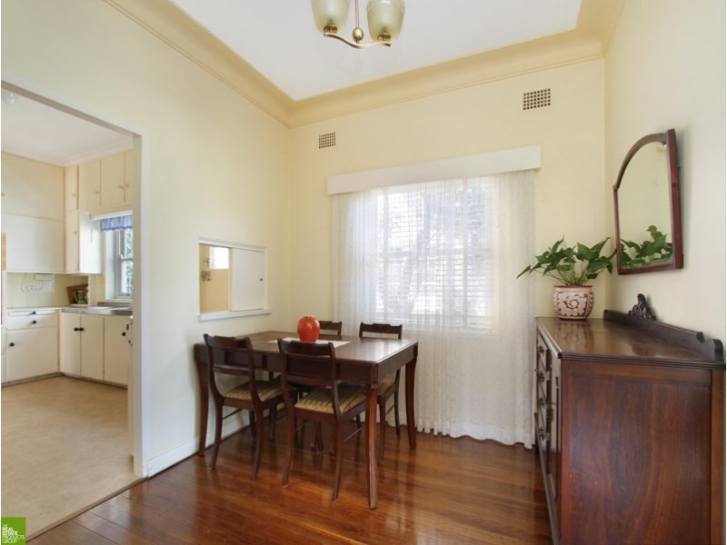 52 Woodlawn Avenue, Mangerton NSW 2500