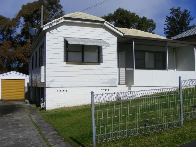 39 Waples Road, Unanderra NSW 2526