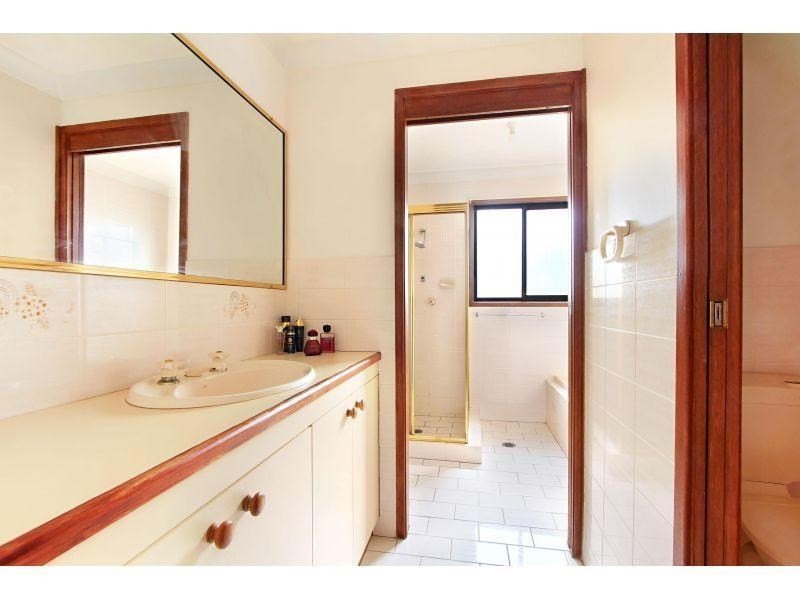 40 Devonshire Crescent, Oak Flats NSW 2529
