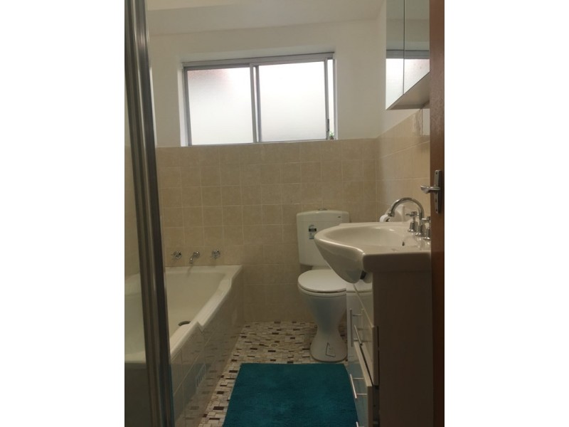 2/17 Zelang Avenue, Figtree NSW 2525