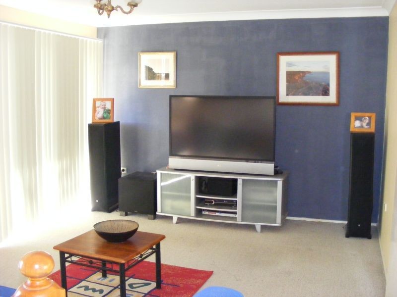 53 Iola Avenue, Farmborough Heights NSW 2526