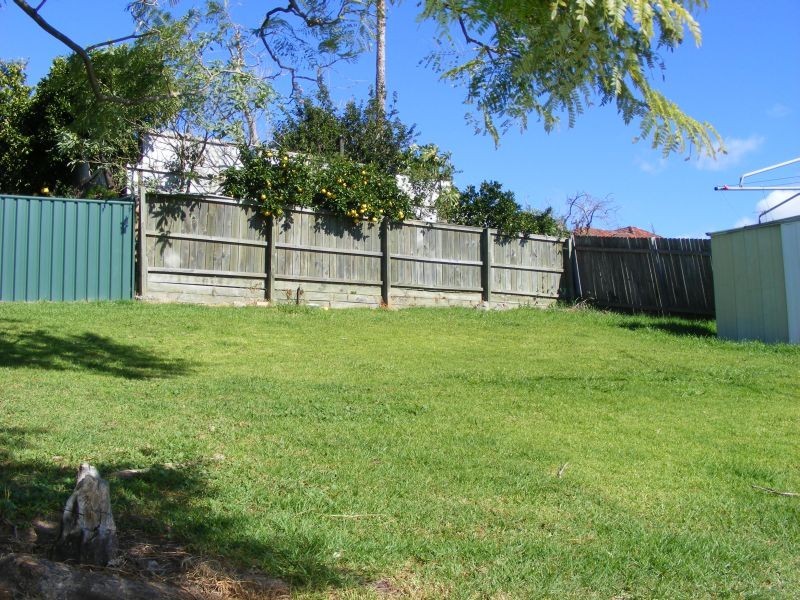 53 Iola Avenue, Farmborough Heights NSW 2526