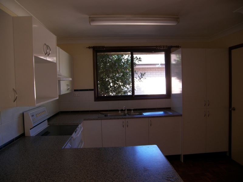 43 Hopman Crescent, Berkeley NSW 2506